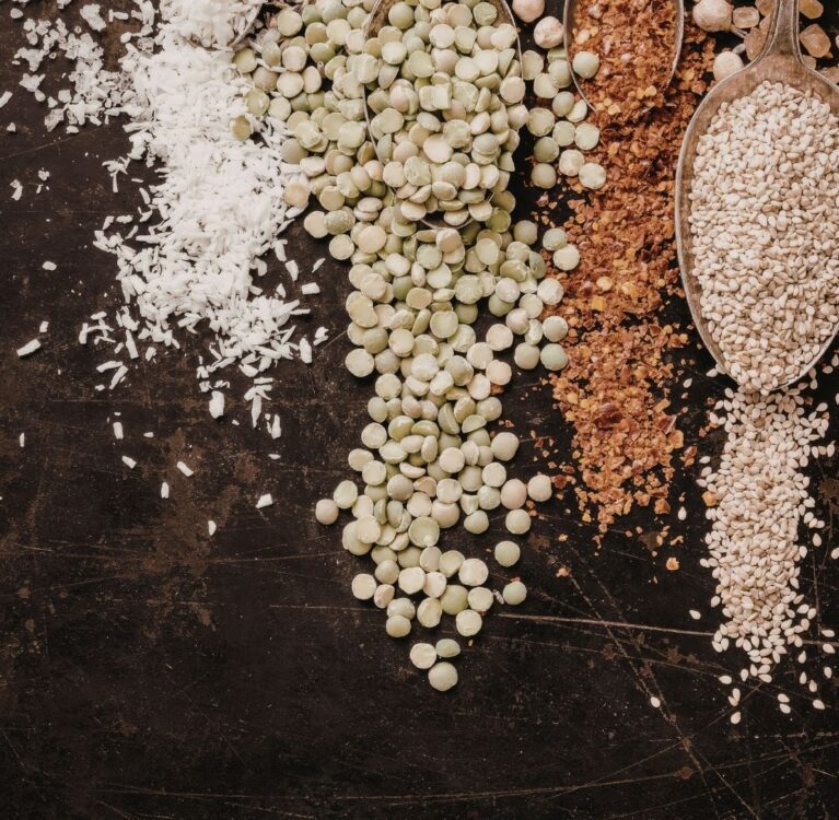 Mucet Agro; bakliyat, hububat ve tahıl ürünlerinde iç piyasa ve ihracata yönelik güvenilir tedarik çözümleri sunar. Kalite, süreklilik ve zamanında teslimat anlayışıyla ticaret süreçlerini profesyonel şekilde yönetir.